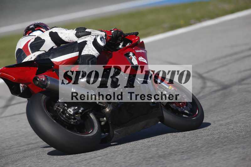 /Archiv-2024/02 29.01.-02.02.2024 Moto Center Thun Jerez/Gruppe gelb-yellow/backside